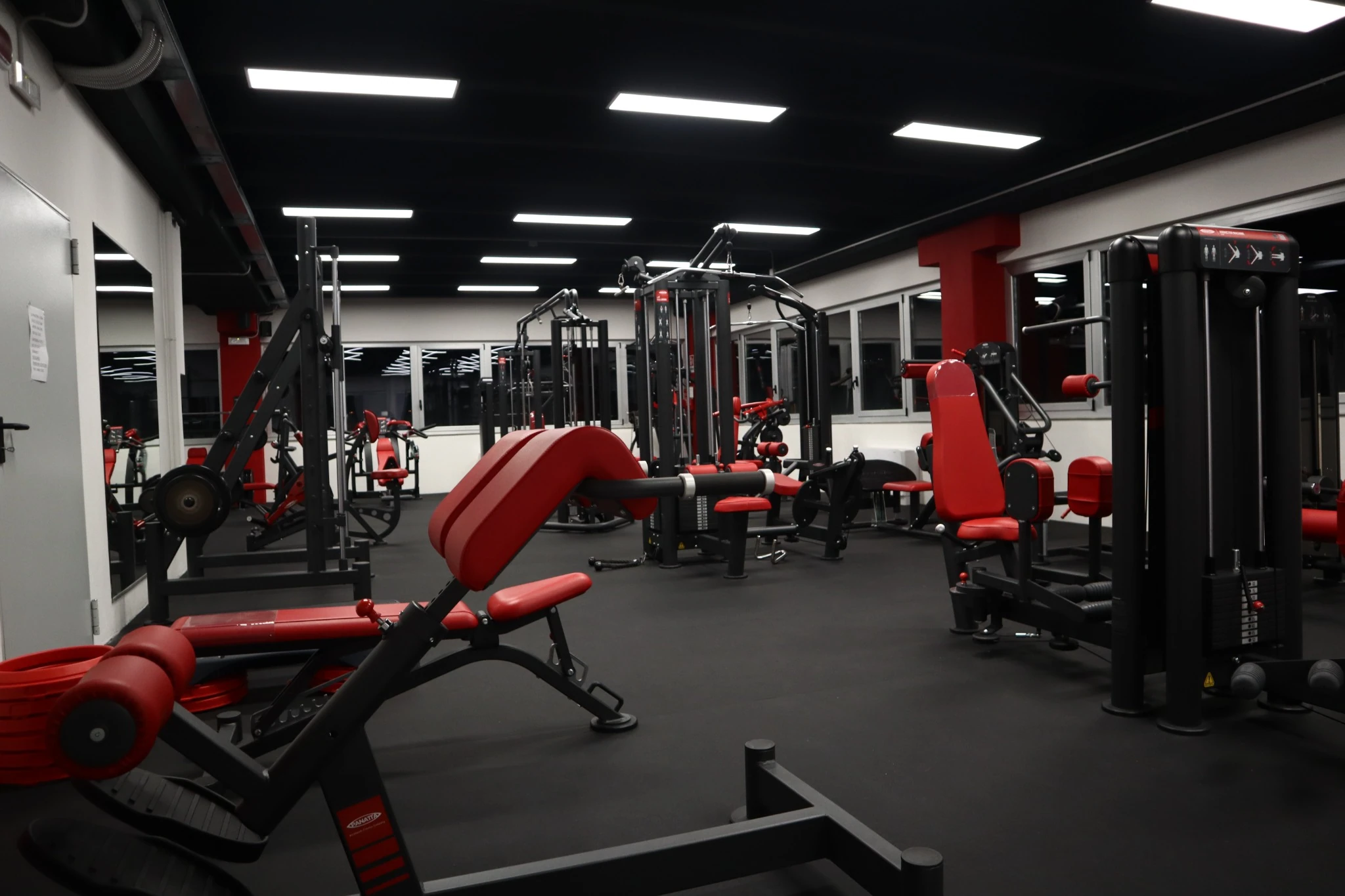 Panoramica della sala pesi RS Fitness Club a Vercelli